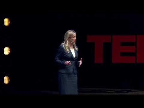 Surviving the 21st century with interdisciplinary teams | Jeannie Johnson | TEDxUSU